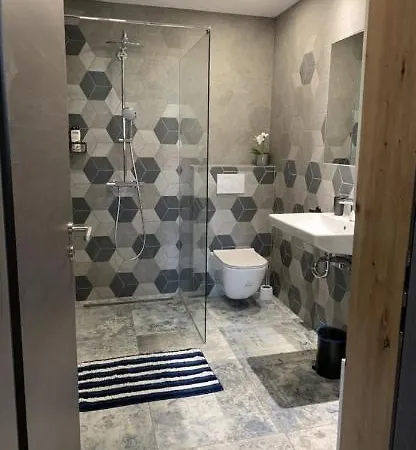 アパート Unique Near Tivoli リュブリャナ